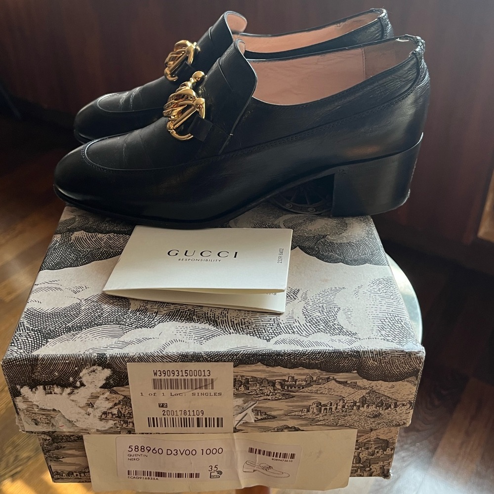 Gucci Ice Lolly Leather Chain Loafers **w/ Original Dust Bags, Box and Tag**